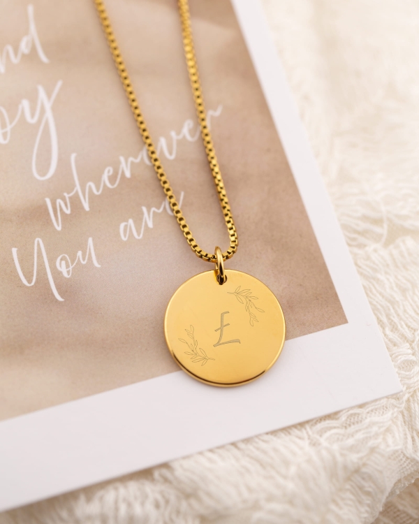 medalik pamiątka pierwszej komunii świętej pozłacany.jpg