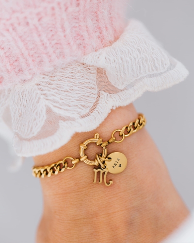 bransoletka pancerka pozłacana z grawerem i znakiem zodiaku.jpg