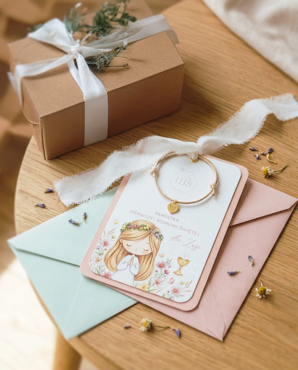 prezent dla dziecka kartka pamiątka pierwszej komunii świętej.jpg