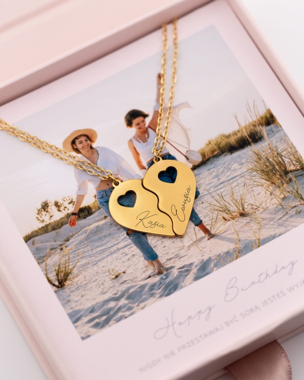 naszyjnik podwójne serduszko dla przyjaciólek zakochanych z grawerem imion.jpg